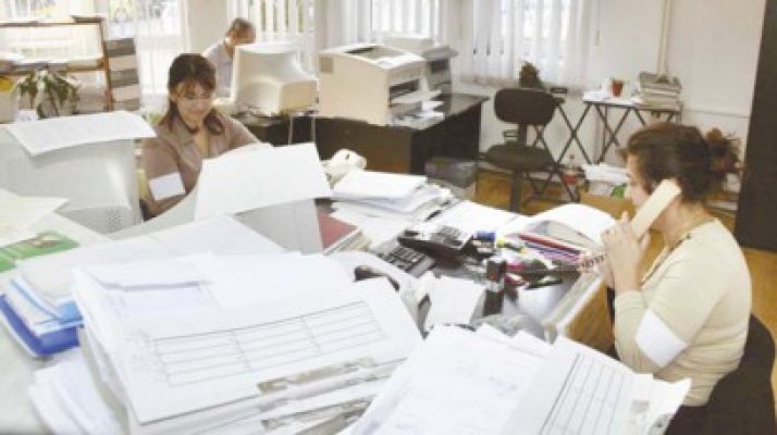 Bugetarii, trei zile libere de sărbători